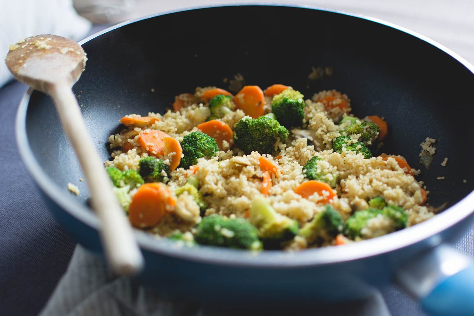 Ensalada fría de cuscús con verduras